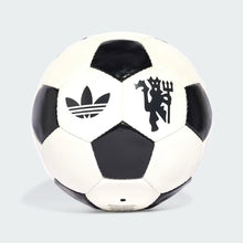 Load image into Gallery viewer, Manchester United Black/White Official Football
