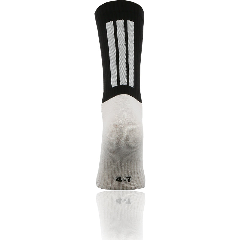 O'Neills Coolmax Midi sock Black/White. White sole